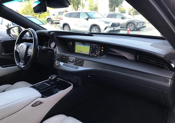 Lexus LS cena 250000 przebieg: 117800, rok produkcji 2017 z Hajnówka małe 742